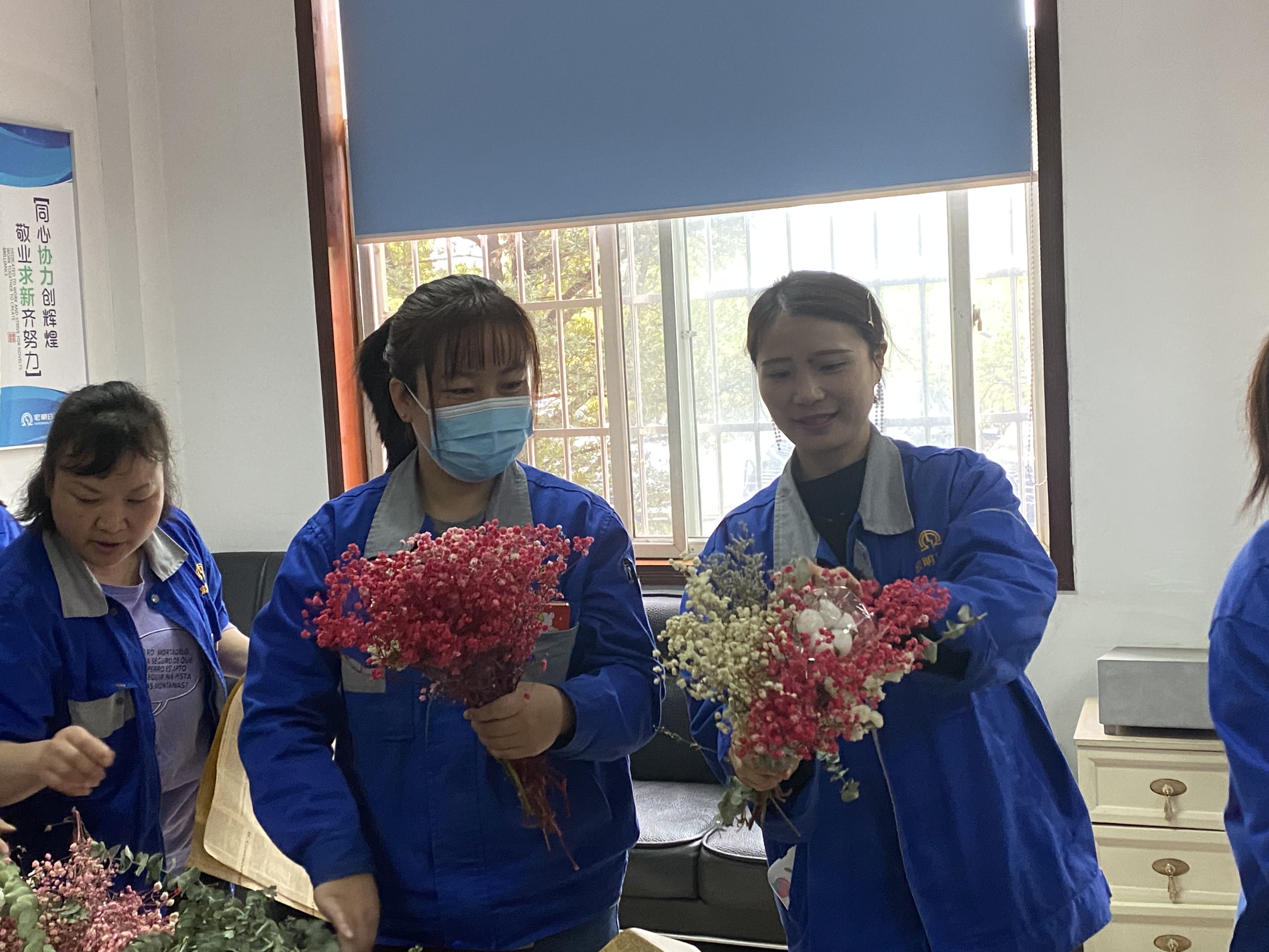 乐鱼·体育页面官方网站-乐鱼online(中国)
,宏明日望,株洲电子科技,湖南电容器,株洲电容器,电容器